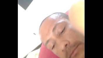 Play Chorando levando vara no cuzinho