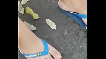 Play Flagras pezinhos das minhas amigas fumando maconha