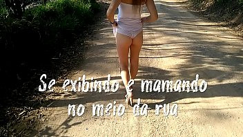 Play Casada safada chupando e se exibindo no meio da rua - sexxx-porno