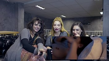 Play PORN REACT sem censura! Dread Hot, Clara Aguilar e Emme White assistindo a um pornô