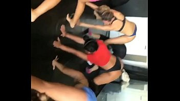 Play Twerk Recife rebolando