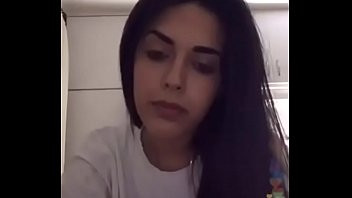 Play Novinha e trollada em live com um cara de pinto pequeno