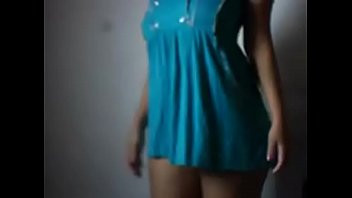 Play Morena muito gostosa de vestido pronta pra meter