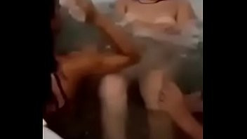 Play Meninas na banheira
