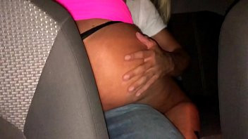 Play Marido dirigindo enquanto sua esposa se diverte no banco traseiro do carro - 3 PASSEIOS DIFERENTES!!! - Husband driving while his wife has fun in the backseat of the car - 3 DIFFERENT RIDES !!!