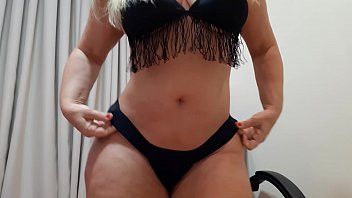 Play Dança sensual de biquini de franjinha / venha me ver nuazinha no red/ sexy fringe bikini dance / come see me nuazinha in red /