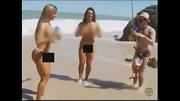 Play Praia de Nudismo - Nicole Balhs e Juju Salimeni - Para ver sem tarja acesse (http://preofery.com/ihI)