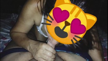 Play Esposa tomando leitinho...morrendo de vergonha