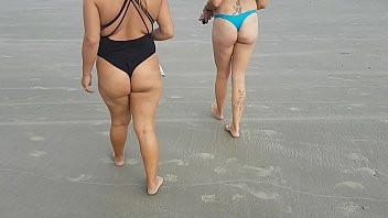 Play Eu e minha amiga gozando gostoso na praia !!! Fada Mel - Paty Bumbum - El Toro De Oro