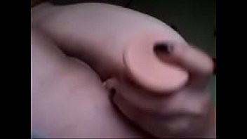 Play Novinha com o consolo na bucetinha e cuzinho