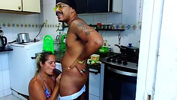 Play Fui trair meu marido Alemão com o Nego Catra !!! A camisinha estourou e eu acabei engravidando do negão !!! Completo no Red Paty Bumbum - Nego Catra - El Toro De Oro !!!