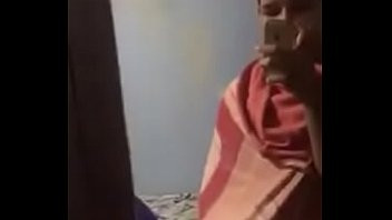 Play BATENDO E CANTANDO