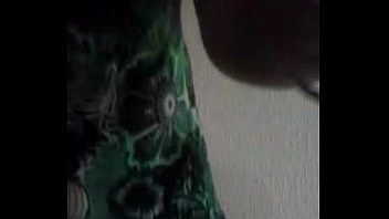 Play Minha gostosa gostosa sem calcinha na garagem