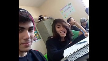 Play Pet dando aula