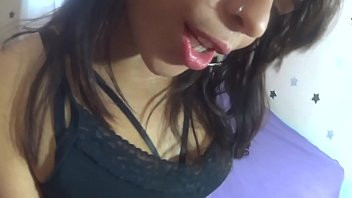 Play Lolah toda delicia gozando !