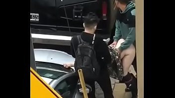 Play Sexo com dois no meio da rua safada