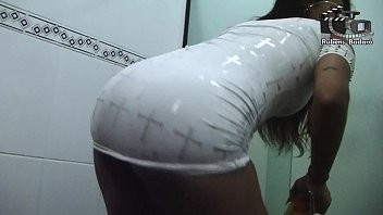 Play A suburbana quer vara. Vídeo completo NO XVIDEO RED Produção: Rubens Badaro Atriz Lorena Vasconcellos