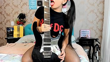 Play Wenstripper Lesbica Rockeira Novinha safada Comandando tua Punheta e siririca