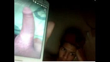 Muleque mostra nudes do celular