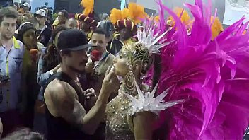 Play Bastidores do Carnaval 2019 antes da entrada no Sambódromo - Sabrina Sato - Gaviões da Fiel