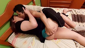 Play DUDA HUGNEN E ALICE HAEL SE PEGANDO GOSTOSO