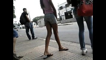 Play Ninfeta gostosa Pernas de fora 2