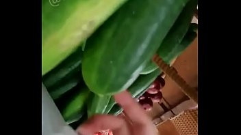 Play De paseio em porto alegre... sem calcinha no supermercado