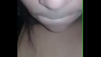 Play Novinha pulando no pau