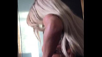 Play Agatha lira sentando na rola