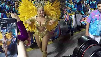 Play Bastidores do Carnaval 2019 - Rosas de Ouro - Ellen Rocche