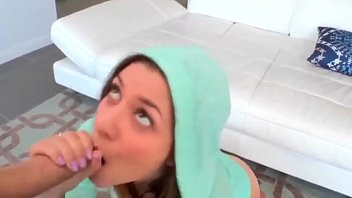 Play Prima Gostosa Fazendo Chupeta