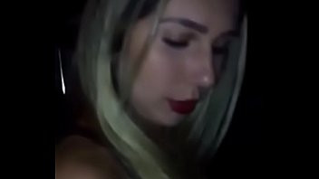 Play Carol Portaluppi Paga Peitinho