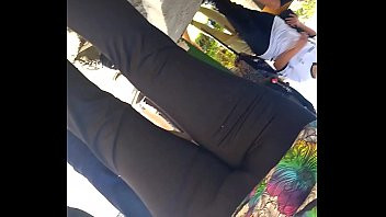 Play Gostosa da minha escola usando calCa yoga&vert; gorgie girl from my school using yoga