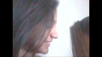Play Talita chupando as tetinhas da aline. PGRULES