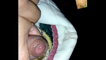 Play Manoseando ami vieja dormida
