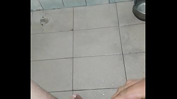 Play Punheta rapida antes do trampo