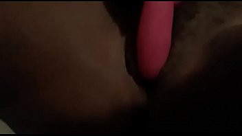 Play A minha miúdaquando está sozinha...My thot sent me this nice pussy