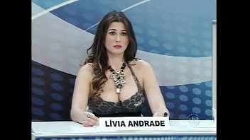 Play Livia andrade exibindo seu corpo para silvio santos