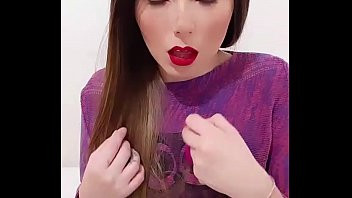 Play Quero enfiar esse brinquedinho na ppkinha.... quer ver?... me segue no onlyfans: @bolivianamimi