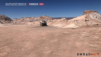 Play SAFADA TRANSA EM ONIBUS ABANDONADO NO DESERTO - PORN VLOG 2 DREAD HOT
