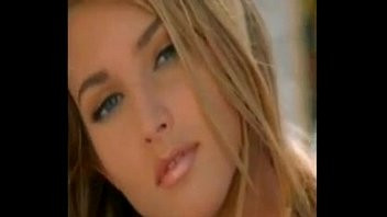Play Crista Nicole