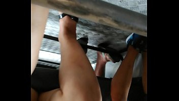 Play Wenia pernas abertas no bus