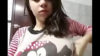Play Novinha peituda
