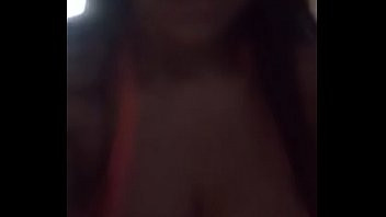 Play Pamela Ferrrary dancando