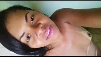 Play Neguinha Mostrando a Pepeka