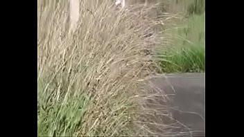 Andando de moto quase pelada 2
