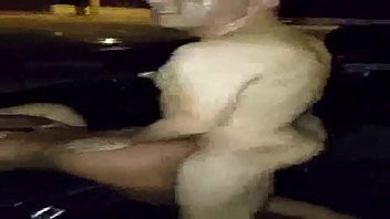 Play Comendo a rabuda no banco do carro enquanto ela chupa outra gostosa
