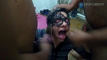 Play Sexo completo grupal gangbang com 4 negões safados anal dp, tomando leitinho chingo de corno enquanto ele filma