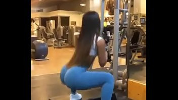 Play Novinha gostosa na academia