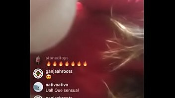 Play Maconheira bucetuda na live